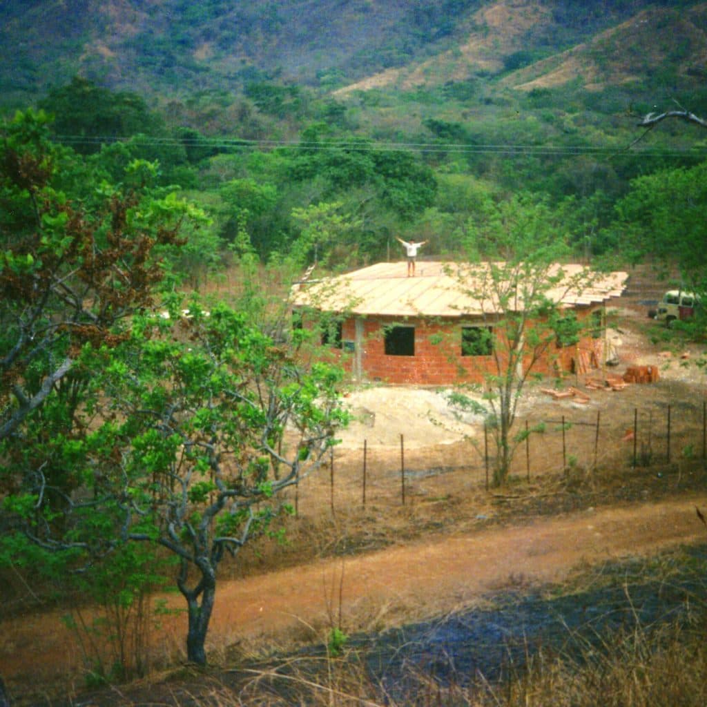Aufbau des Hauses und Ateliers in Venezuela – Stein für Stein, ab 1995